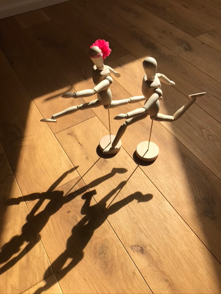 Jeremias und Ludmila laufen zum Training